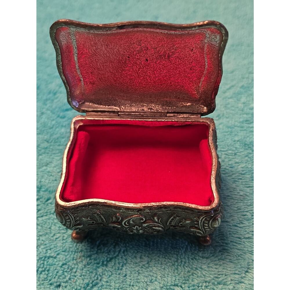 Vintage Art Nouveau Metal Casket Trinket Box Footed Jewelry Ring Case Red Lining - Picture 4 of 6